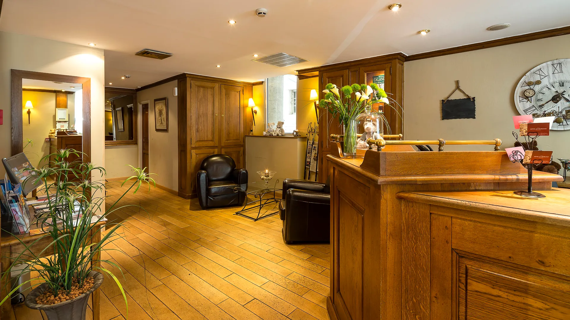 ****  Hotel De L'Horloge Avignone Francia
