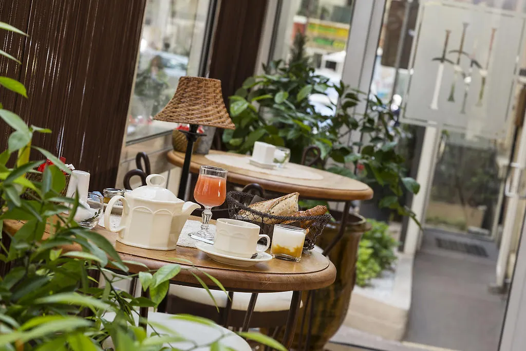 אביניון Hotel De L'Horloge 4*,