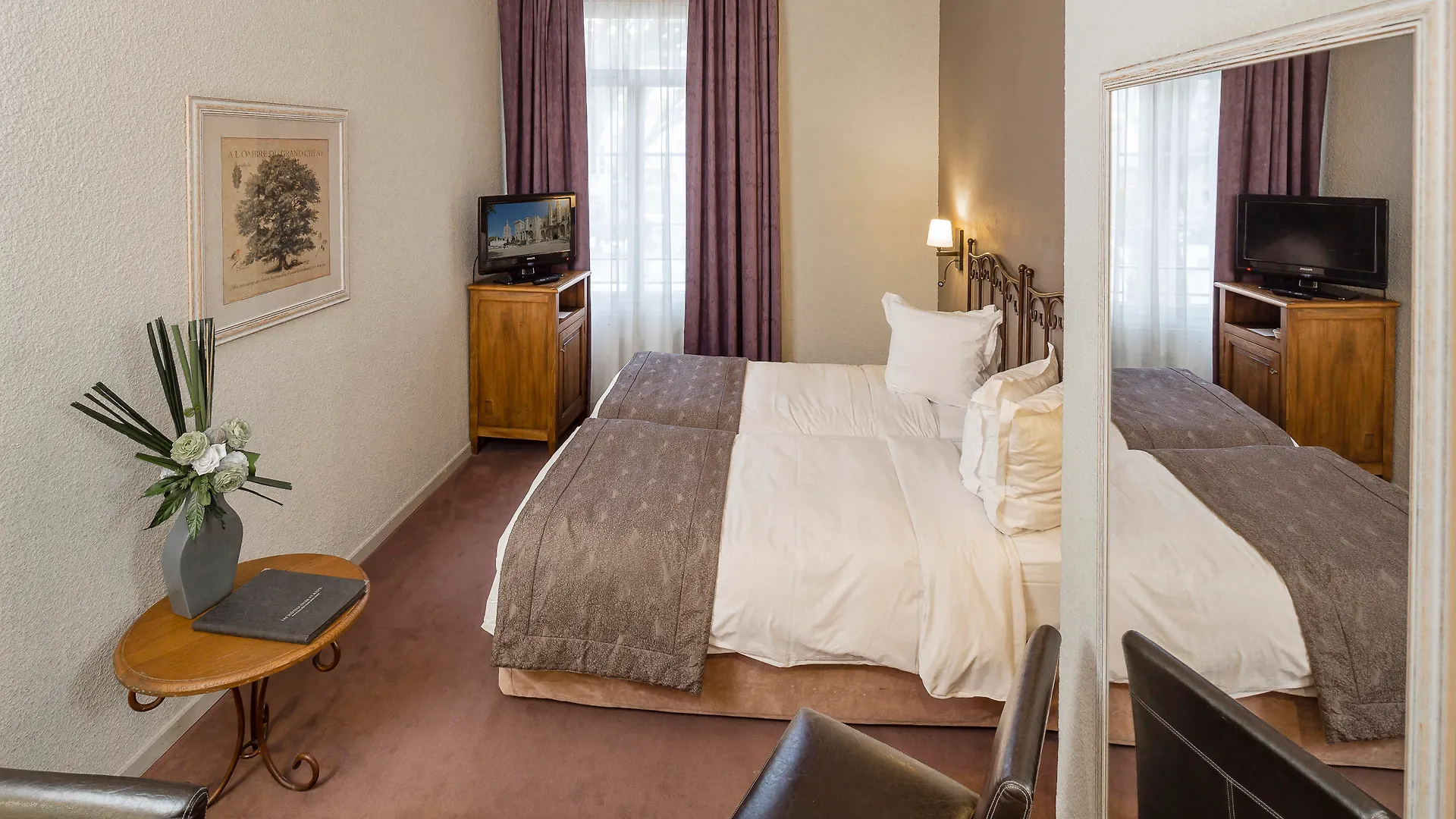 ****  אביניון Hotel De L'Horloge צרפת