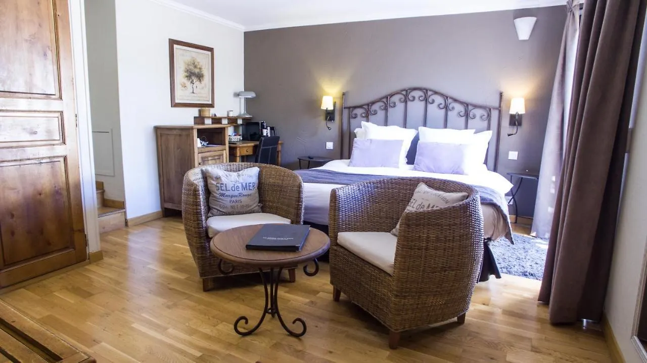 ****  אביניון Hotel De L'Horloge צרפת