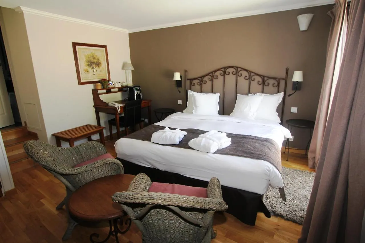 אביניון Hotel De L'Horloge 4*,