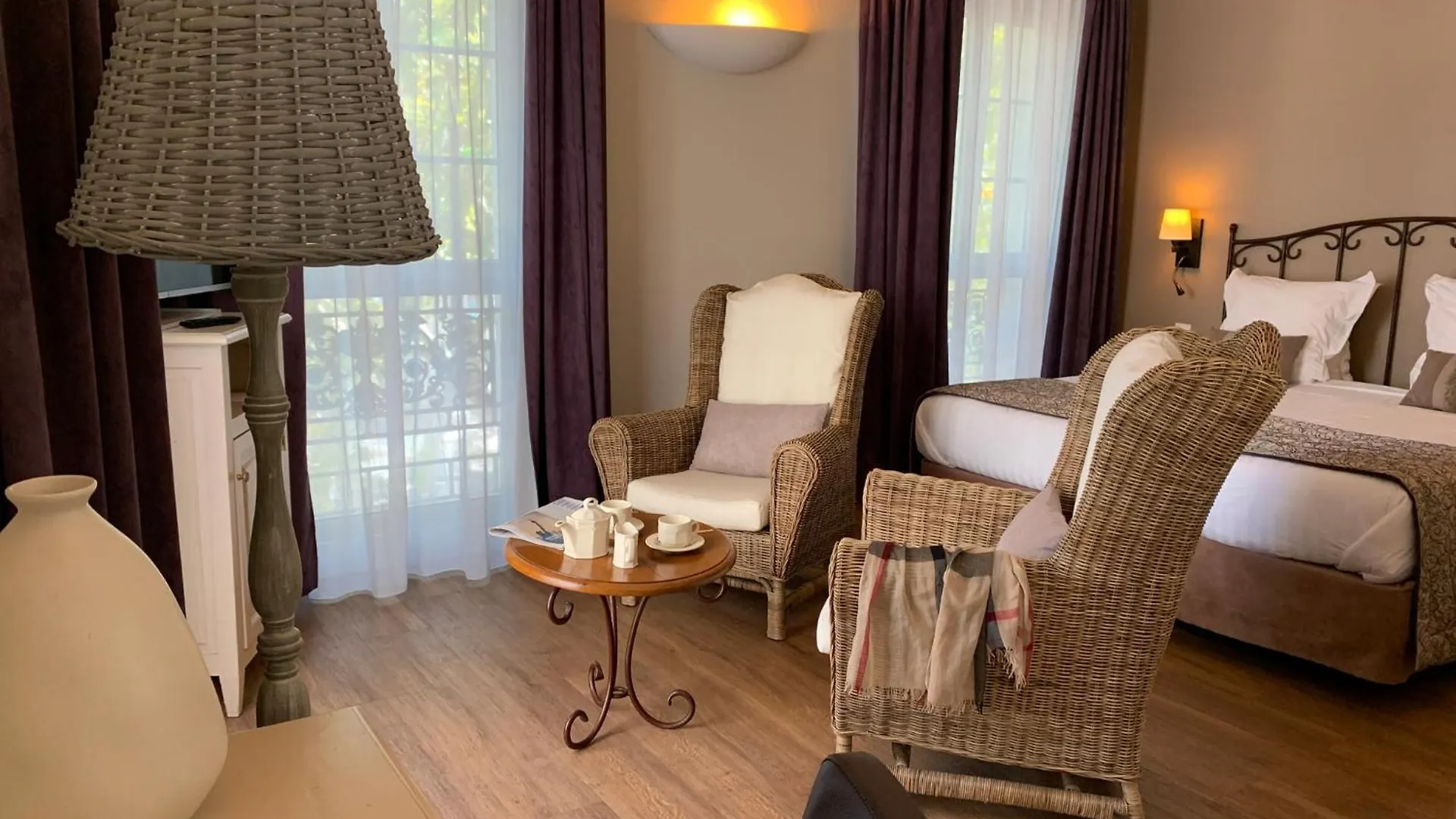 אביניון Hotel De L'Horloge