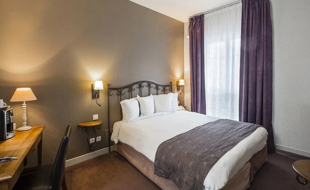 אביניון Hotel De L'Horloge 4*,  צרפת