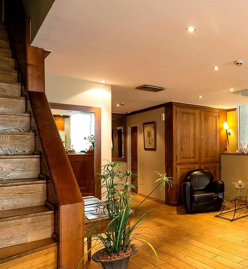 אביניון Hotel De L'Horloge 4*,  צרפת